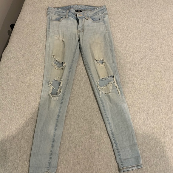 American Eagle Light Wash Ripped Jeggins - Picture 1 of 6